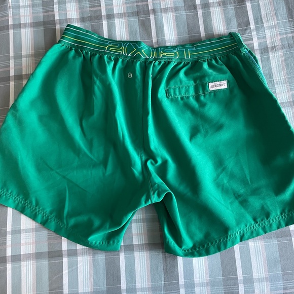 Mens 2 Xist swim shorts green in color large - Picture 3 of 10